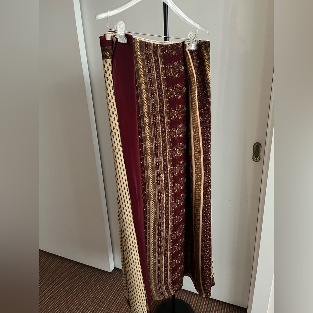 100% pure Silk NEW Crepe Saree a RITU KUMAR Style floral paisley ivory burgundy